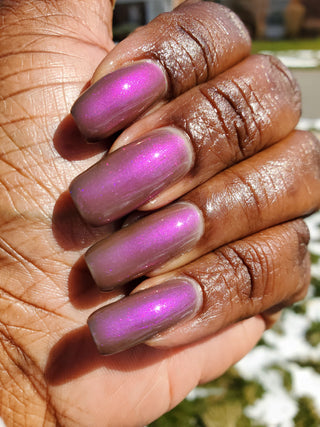Image provided for Bee's Knees by a paid swatcher featuring the nail polish " Earth Sunderer "