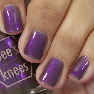 Image provided for Bee's Knees by a paid swatcher featuring the nail polish " Earth Sunderer "