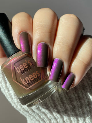 Image provided for Bee's Knees by a paid swatcher featuring the nail polish " Earth Sunderer "