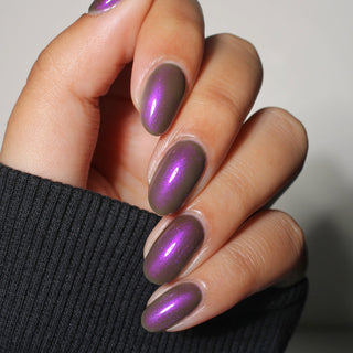 Image provided for Bee's Knees by a paid swatcher featuring the nail polish " Earth Sunderer "