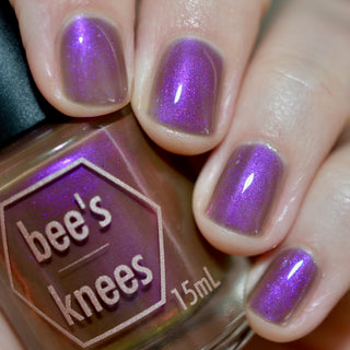 Image provided for Bee's Knees by a paid swatcher featuring the nail polish " Earth Sunderer "