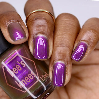 Image provided for Bee's Knees by a paid swatcher featuring the nail polish " Earth Sunderer "