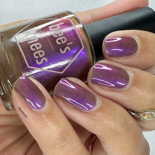 Image provided for Bee's Knees by a paid swatcher featuring the nail polish " Earth Sunderer "
