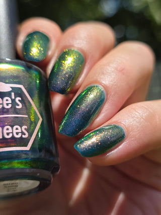 Image provided for Bee's Knees by a paid swatcher featuring the nail polish " Siren Song "