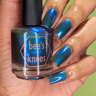 Image provided for Bee's Knees by a paid swatcher featuring the nail polish " Be Like the Mimic Spider "