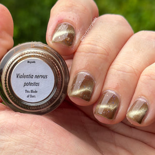 Image provided for Bee's Knees by a paid swatcher featuring the nail polish " Violentia nervus potestas "
