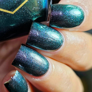 Image provided for Bee's Knees by a paid swatcher featuring the nail polish " Discord "