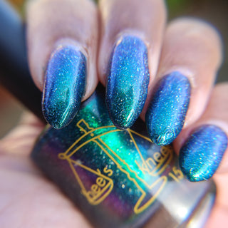 Image provided for Bee's Knees by a paid swatcher featuring the nail polish " Faragathe "