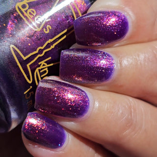 Image provided for Bee's Knees by a paid swatcher featuring the nail polish " The Great Unraveling "