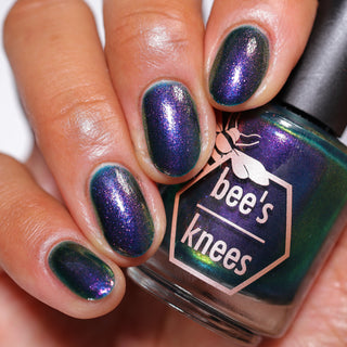Image provided for Bee's Knees by a paid swatcher featuring the nail polish " Siren Song "
