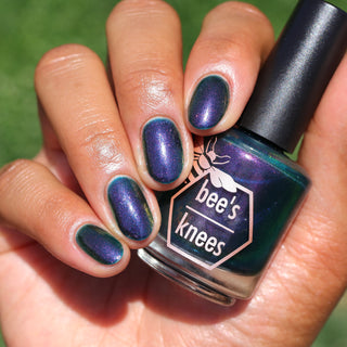Image provided for Bee's Knees by a paid swatcher featuring the nail polish " Siren Song "