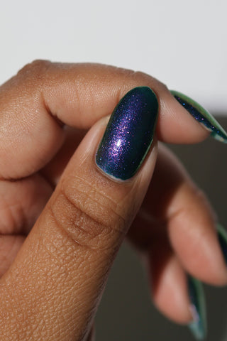 Image provided for Bee's Knees by a paid swatcher featuring the nail polish " Siren Song "