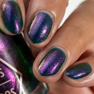 Image provided for Bee's Knees by a paid swatcher featuring the nail polish " Siren Song "