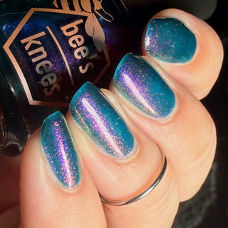 Image provided for Bee's Knees by a paid swatcher featuring the nail polish " Siren Song "