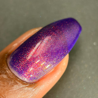 Image provided for Bee's Knees by a paid swatcher featuring the nail polish " The Great Unraveling "