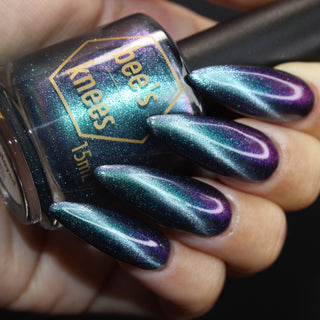 Image provided for Bee's Knees by a paid swatcher featuring the nail polish " Outplayed "