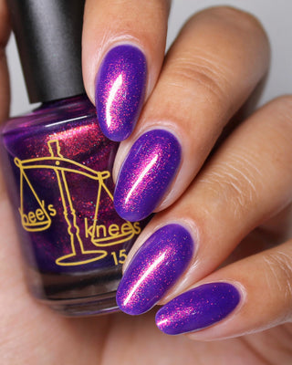 Image provided for Bee's Knees by a paid swatcher featuring the nail polish " The Great Unraveling "