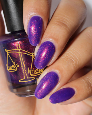 Image provided for Bee's Knees by a paid swatcher featuring the nail polish " The Great Unraveling "
