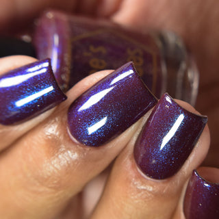 Image provided for Bee's Knees by a paid swatcher featuring the nail polish " Daydreams "