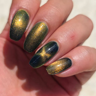 Image provided for Bee's Knees by a paid swatcher featuring the nail polish " Circle with Me "