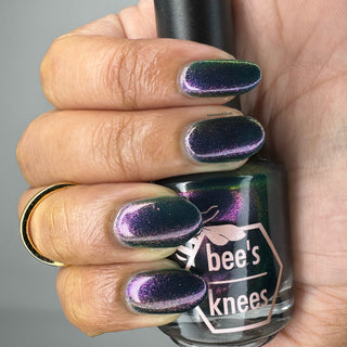 Image provided for Bee's Knees by a paid swatcher featuring the nail polish " Siren Song "