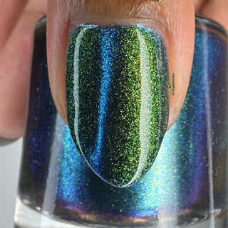 Image provided for Bee's Knees by a paid swatcher featuring the nail polish " The Pond Spirit "